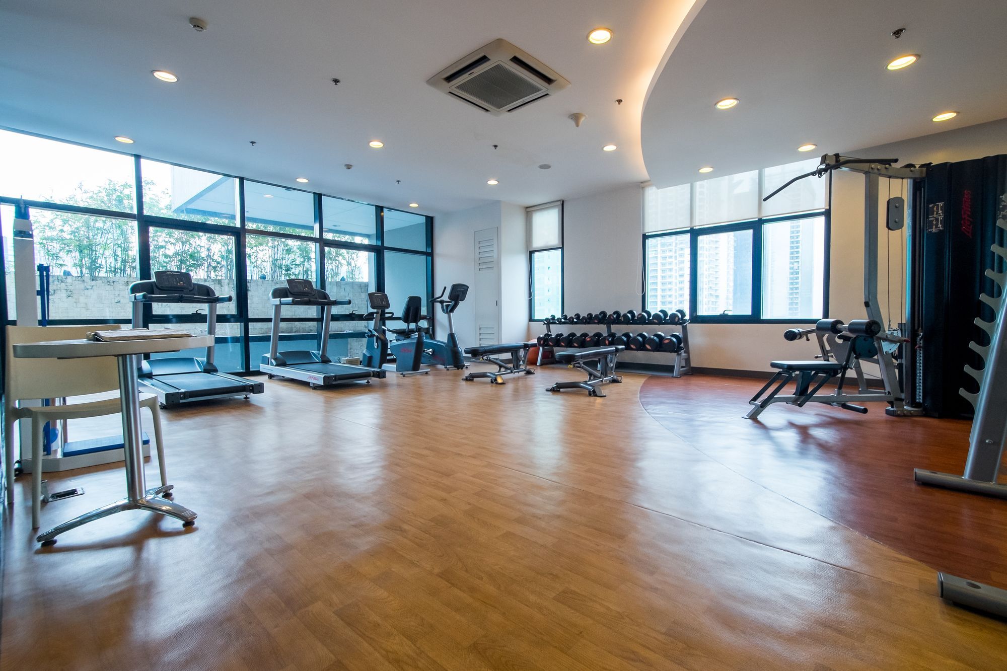 Zen Home At Icon Plaza Bgc تاغويغ المظهر الخارجي الصورة